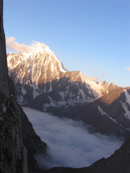 Каравшин 2007 и забавные приключения Демченков на большой-пребольшой стене (Альпинизм)