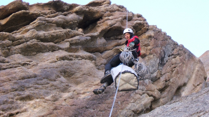 Каравшин 2007 и забавные приключения Демченков на большой-пребольшой стене (Альпинизм)