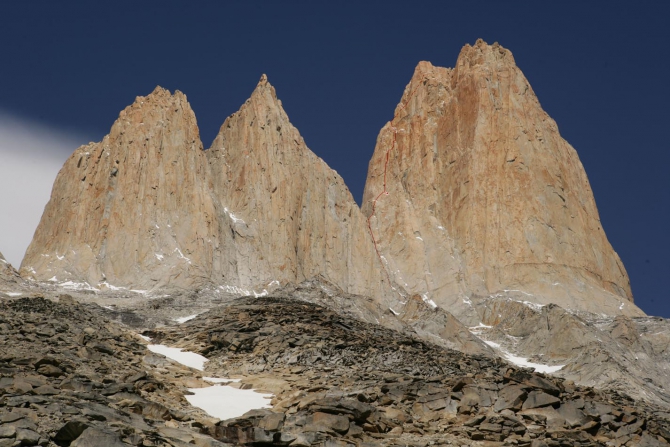 "Лучшее восхождение российских альпинистов 2007 года" (Альпинизм, фар, вечер, золотой ледоруб)