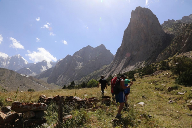 Елена Дмитренко передает с Чемпионата России по альпинизму (каравшин)
