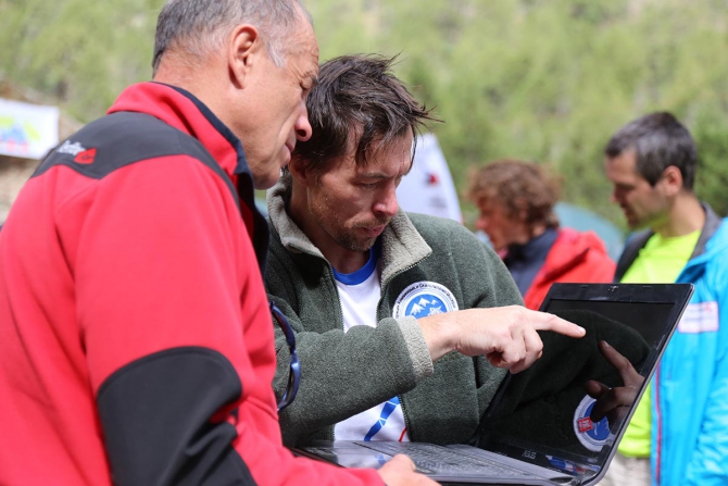 Елена Дмитренко передает с Чемпионата России по альпинизму (каравшин)