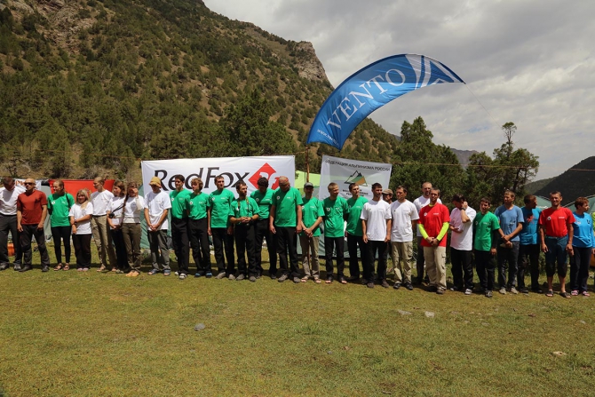 Елена Дмитренко передает с Чемпионата России по альпинизму (каравшин)