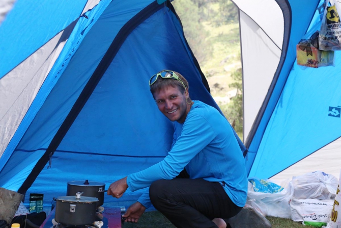 Елена Дмитренко передает с Чемпионата России по альпинизму (каравшин)