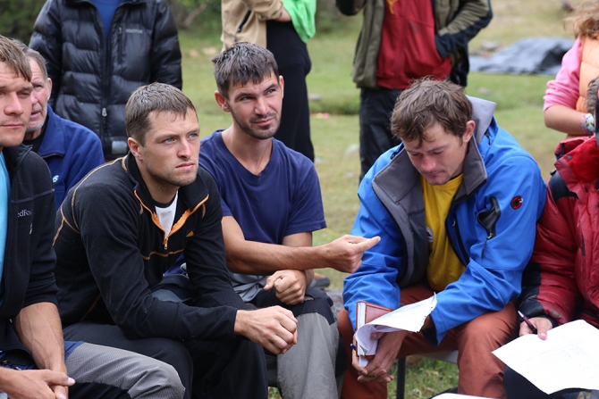 Елена Дмитренко передает с Чемпионата России по альпинизму (каравшин)