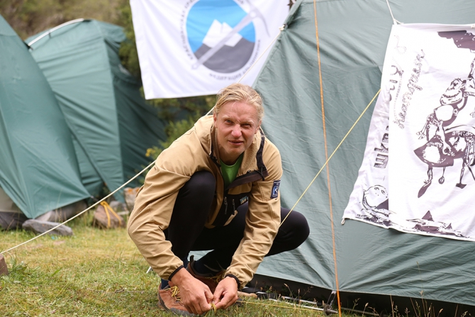 Елена Дмитренко передает с Чемпионата России по альпинизму (каравшин)