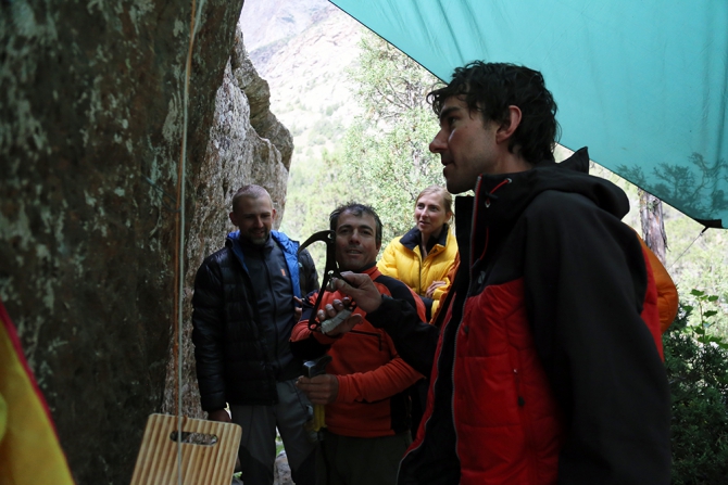 Елена Дмитренко передает с Чемпионата России по альпинизму (каравшин)