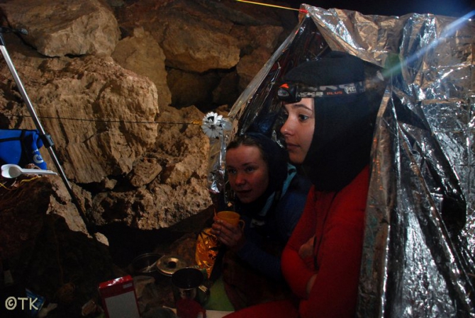 Арт-фотография под землей. (Спелеология, спелеология, пещеры, календарь, крым, speleo, караби, красная, кизил коба, паводок, кастере)