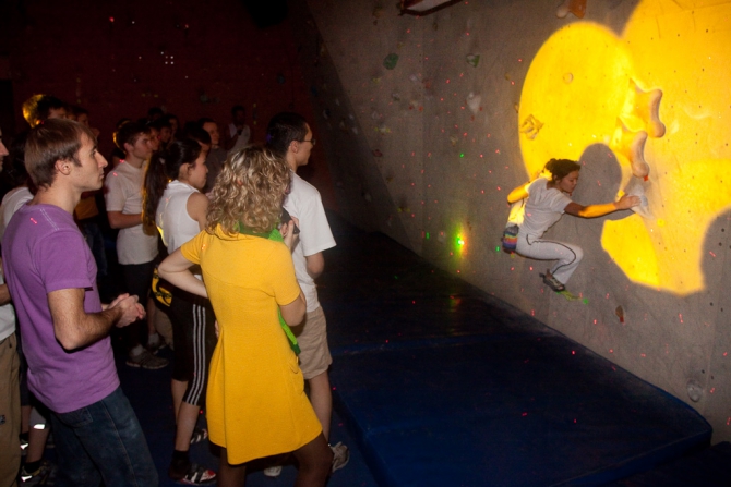 С ног на голову! (Скалолазание, manaraga-team, climbing fest, russia-kazakhstan, skala, klenov, rock for everybody, boulder party, almaty)