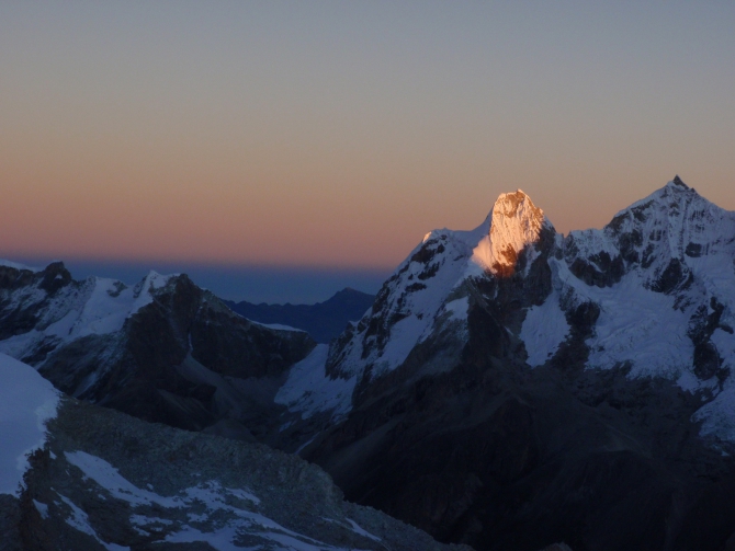 Вершина ПИСКО. Взойти и восхититься. (Альпинизм, чопикальки, таулираху, чакрараху, артесонраху, караз, уандой, альпамайо, уараз, уаскаран, перу)