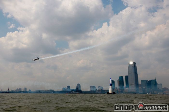 Red Bull Air Race - пятый этап прошел в Нью-Йорке (Воздух)