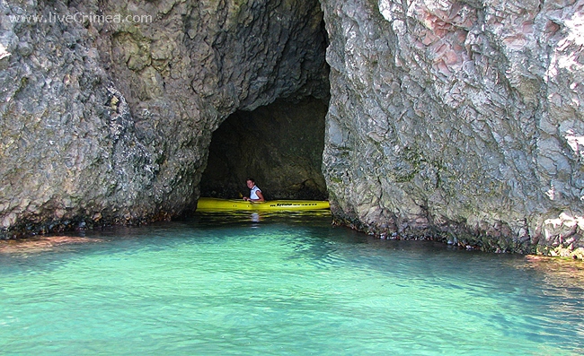 Морской каякинг в Крыму: Балаклава-Фиолент-Казачка (Вода)