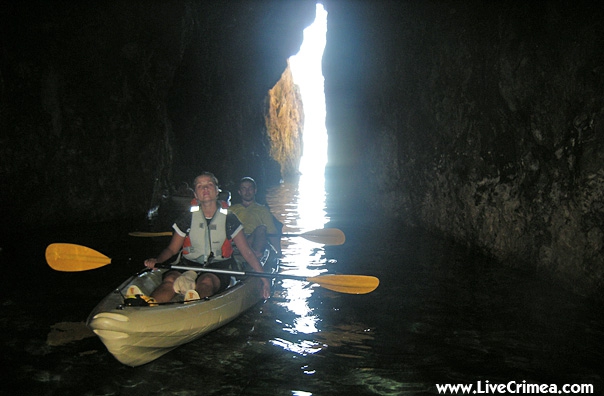 Морской Каякинг в Крыму: Фиолент (Вода, казачка, гроты)