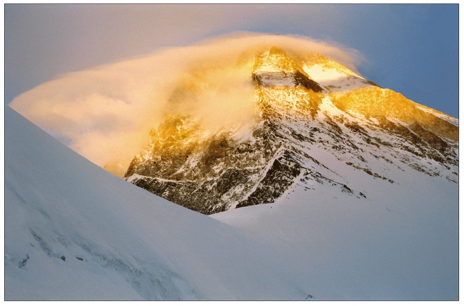 ЧУЖОГО НАМ НЕ НАДО. (Альпинизм)