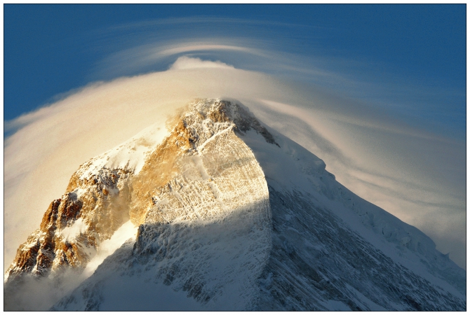 ЧУЖОГО НАМ НЕ НАДО. (Альпинизм)