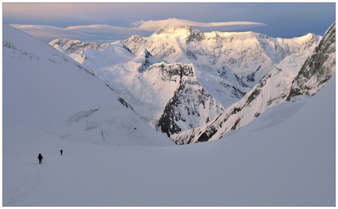ЧУЖОГО НАМ НЕ НАДО. (Альпинизм)