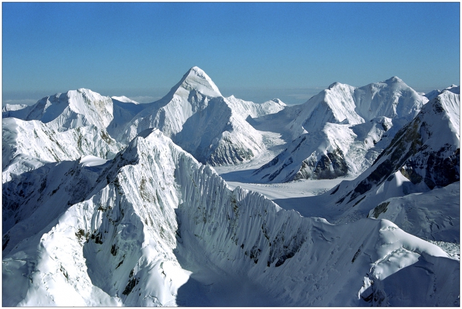 ЧУЖОГО НАМ НЕ НАДО. (Альпинизм)