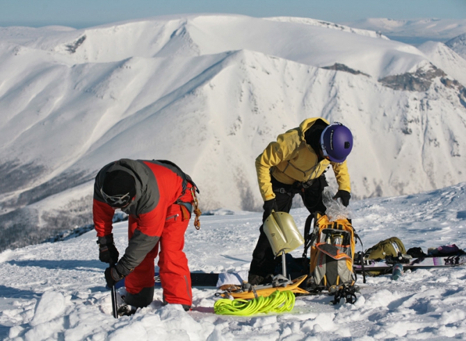 Спили мушку, Трупосборник и Лавинный кулуар за 1 день (выходные команды SnowSense, Бэккантри/Фрирайд, cергей шестихин, snow sense, snowsense team, алекс кузмицкий, цирк ганешина, лавины, хибины, вне трасс, фрирайд, кировск)