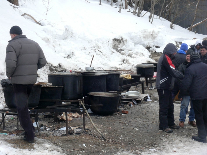 Чегет - праздник на поляне. (приэльбрусье)