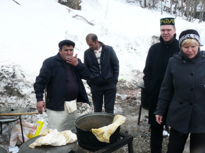 Чегет - праздник на поляне. (приэльбрусье)