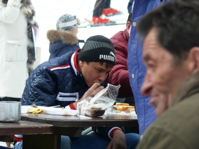 Чегет - праздник на поляне. (приэльбрусье)