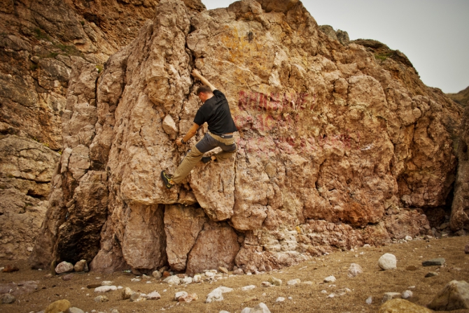 Болдеринг, пляж "Васили", Балаклава. (Скалолазание, васили.)