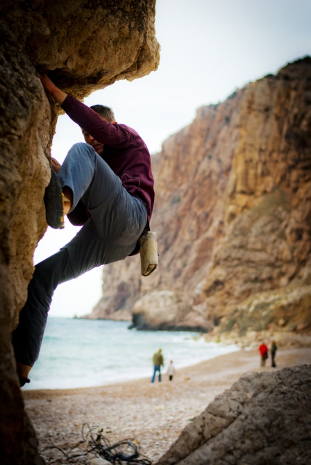 Болдеринг, пляж "Васили", Балаклава. (Скалолазание, васили.)