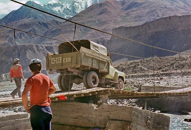 ЗОЛОТАЯ ОСЕНЬ НА ПАМИРЕ. (Горный туризм, маи)