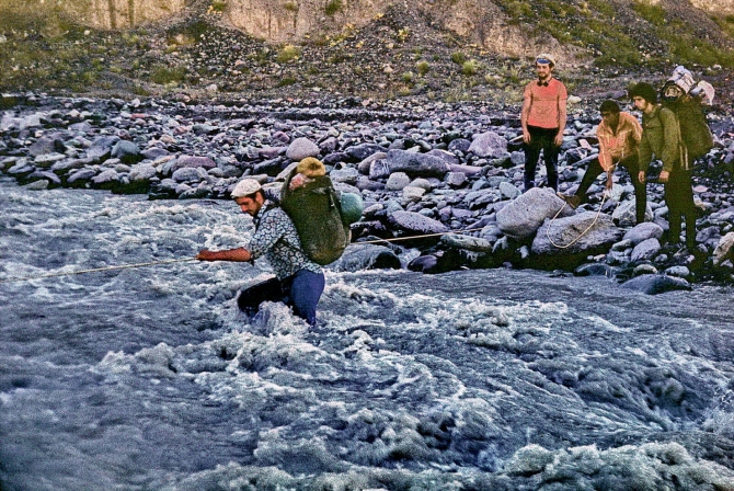 ЗОЛОТАЯ ОСЕНЬ НА ПАМИРЕ. (Горный туризм, маи)