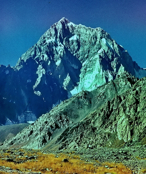 ЗОЛОТАЯ ОСЕНЬ НА ПАМИРЕ. (Горный туризм, маи)