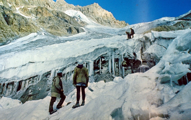 ЗОЛОТАЯ ОСЕНЬ НА ПАМИРЕ. (Горный туризм, маи)