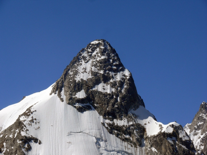 Пролетая рядом с вершинами. (приэльбрусье)