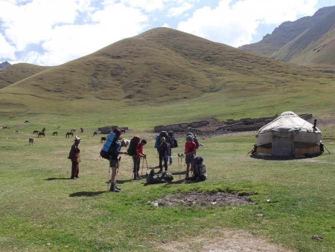Забытый Терскей. Часть 1. (Горный туризм, ледопад, гадкий утенок, туманный, конурулен, красных, западная часть)