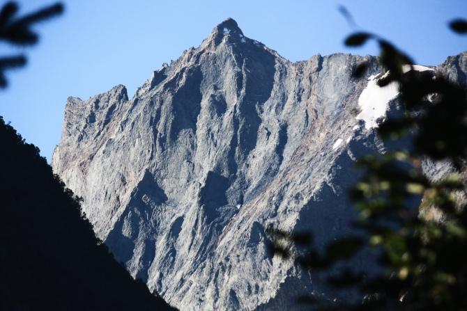 Домбай-Ульген, восхождение по Зап. ребру, 5Б (Альпинизм, западный кавказ, западное ребро)