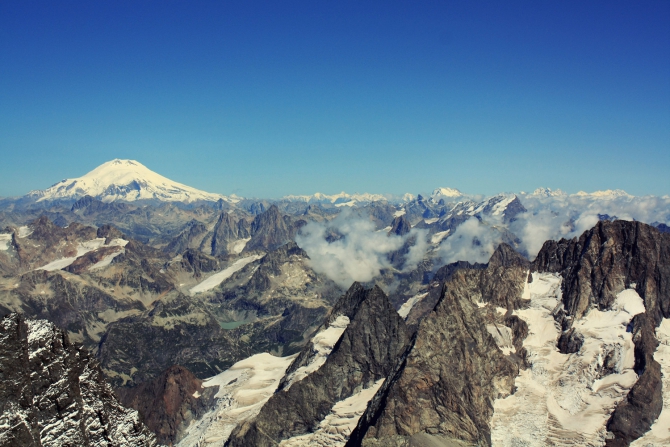 Домбай-Ульген, восхождение по Зап. ребру, 5Б (Альпинизм, западный кавказ, западное ребро)