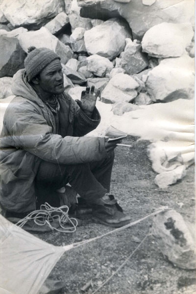 Встреча на узком снежном гребне красивейшей горы с красивыми женщинами (Альпинизм, ушба, история альпинизма, джайлык, михаил овчинников)