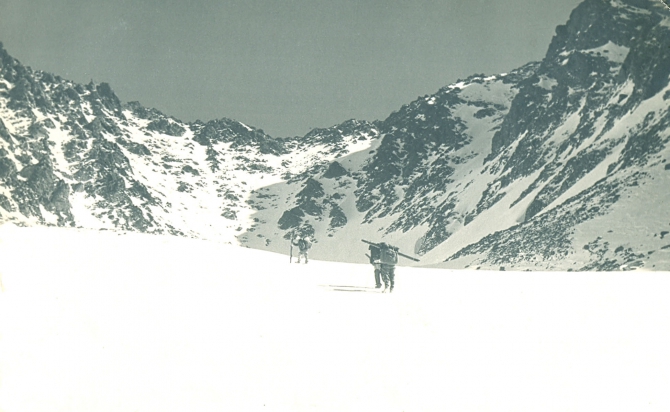 ПРИПОЛЯРНЫЙ УРАЛ (фотоальбом из ретро, печора, вангыр, балбанью, косью, перевал каркар, гора народная, хребет сабля, лыжный туризм)