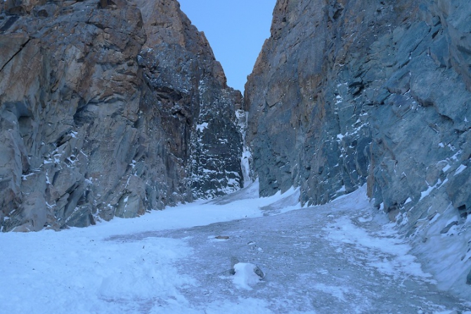 Ноябрь в Ала-Арче (Альпинизм, нонстоп, альпинизм, альпийский стиль, manaraga-team, первопроход, новый маршрут, пик семнова тянь-шанского, бокс, аксай, ала-арча, дмитрий чижик, валерий семенов, сергей дашкевич)