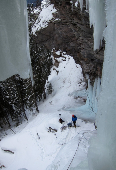 Фотозарисовка с каскадов в Доломитах.. (http://alpclub.de)