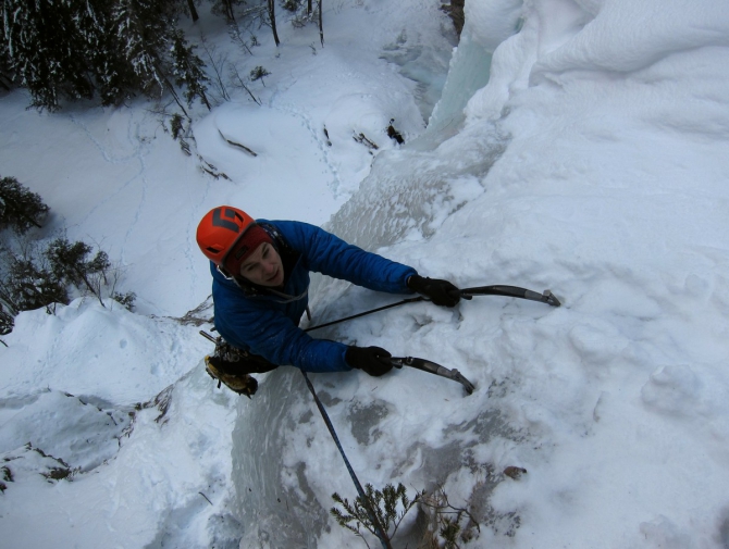 Фотозарисовка с каскадов в Доломитах.. (http://alpclub.de)