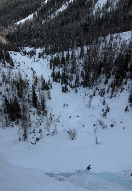 Фотозарисовка с каскадов в Доломитах.. (http://alpclub.de)