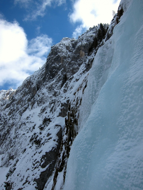 Фотозарисовка с каскадов в Доломитах.. (http://alpclub.de)