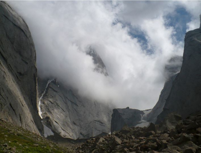 Хотели на Крицука, но Гора "велела" идти другую 6Б. (Альпинизм, каравшин, пик одессы, питер сборы, маршрут сахарова)