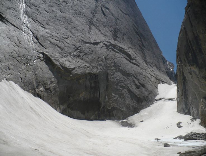 Хотели на Крицука, но Гора "велела" идти другую 6Б. (Альпинизм, каравшин, пик одессы, питер сборы, маршрут сахарова)