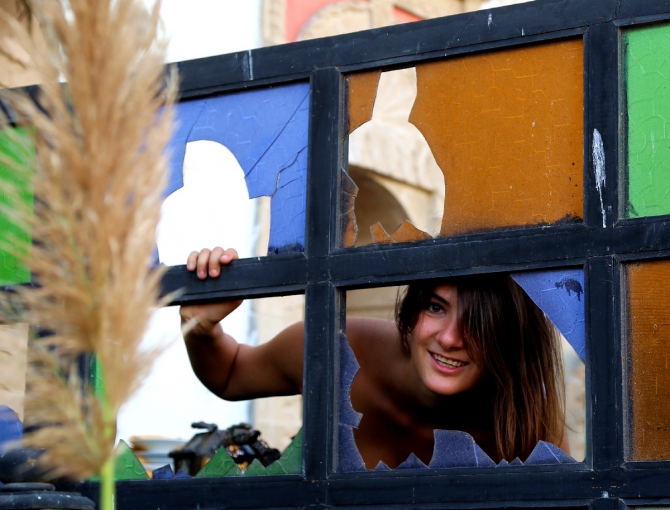 ЗаМарочка с штативом и дочкой..