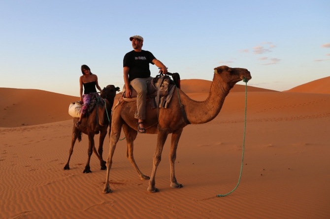 ЗаМарочка с штативом и дочкой..