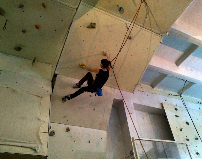 Соревнования по скалолазанию на иск. рельефе памяти ЗМС Рацека Владимира Иосифовича. (Скалолазание, 145 школа, соревнования памяти рацека в.и., 22 декабря 2013г., ташкент)