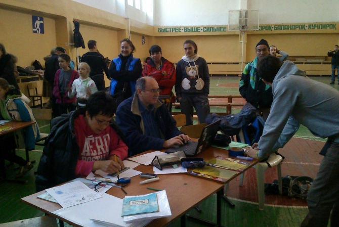 Соревнования по скалолазанию на иск. рельефе памяти ЗМС Рацека Владимира Иосифовича. (Скалолазание, 145 школа, соревнования памяти рацека в.и., 22 декабря 2013г., ташкент)