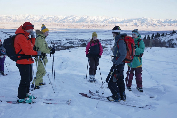 Бэккантри и фрирайд в Караколе (отчет о новогоднем Level 2 в горах Тянь-Шаня, Бэккантри/Фрирайд, киргизия, пржевальск, фрирайд-школа, алекс кузмицкий, snow sense)