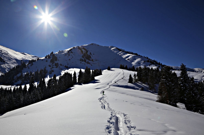 Бэккантри и фрирайд в Караколе (отчет о новогоднем Level 2 в горах Тянь-Шаня, Бэккантри/Фрирайд, киргизия, пржевальск, фрирайд-школа, алекс кузмицкий, snow sense)