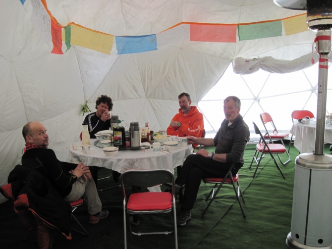 Новости экспедиции на Эверест: идет этап активной акклиматизации (Альпинизм)